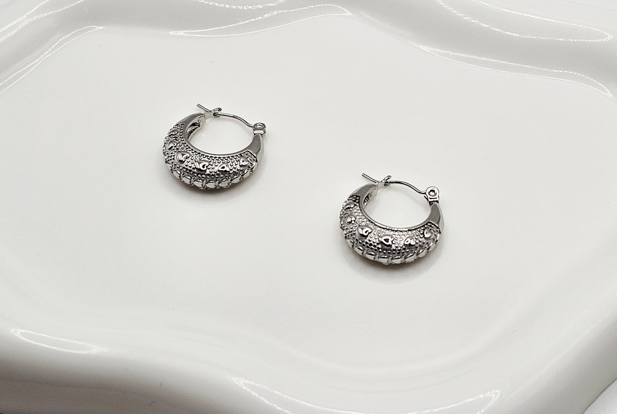 Heart hoops earrings
