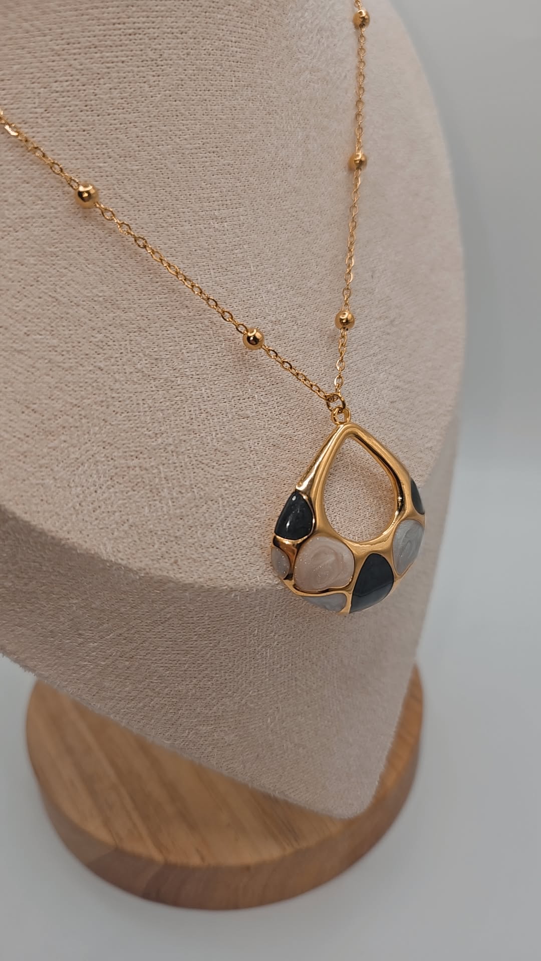 Oil Drip Pendant Necklaces