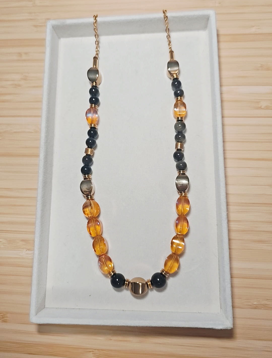 Golden Rose Red Crystal Glass Beaded Necklace