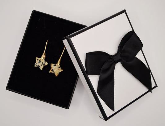 Black and white earring gift box