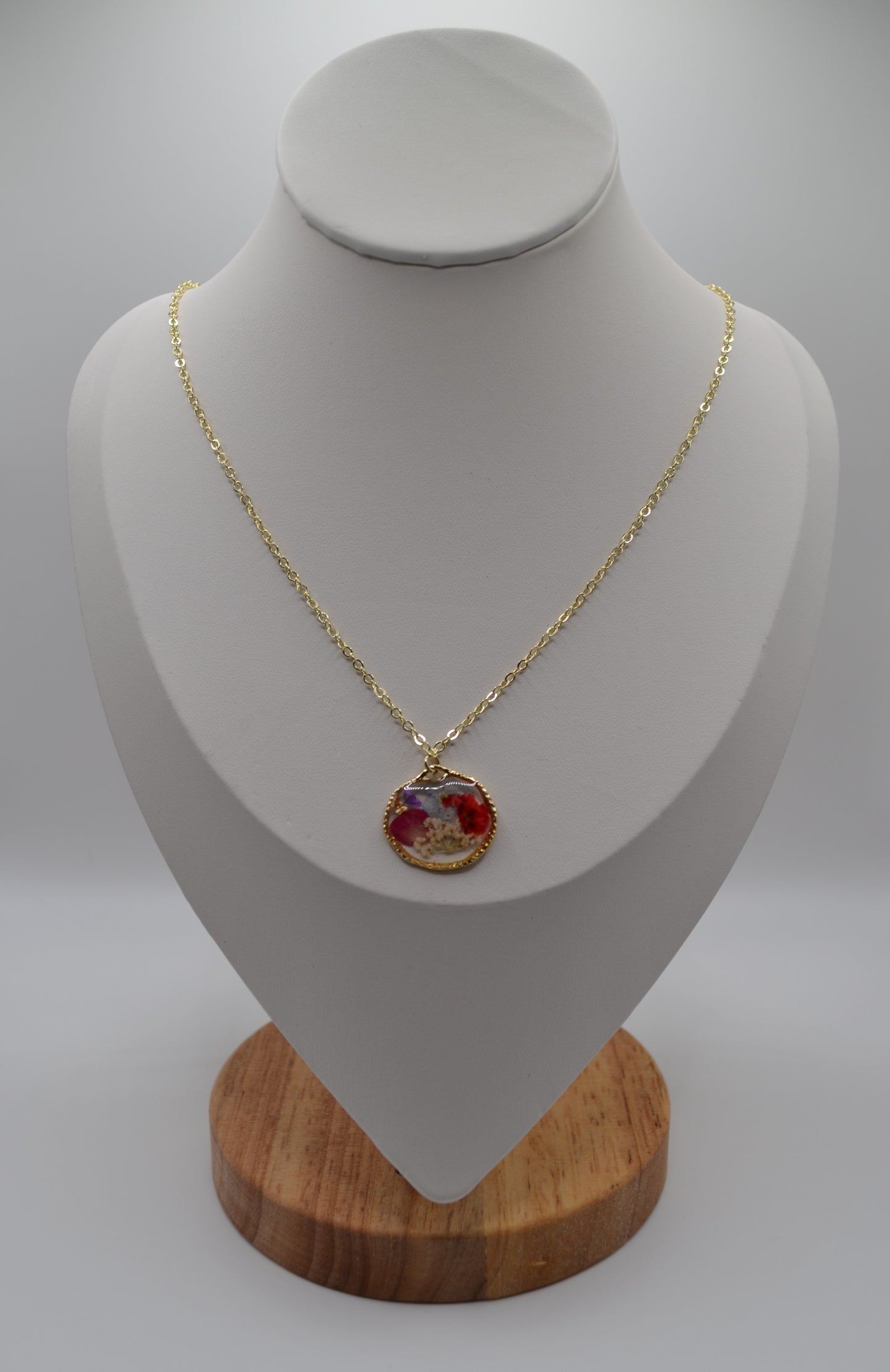 Flower glass pendant necklace