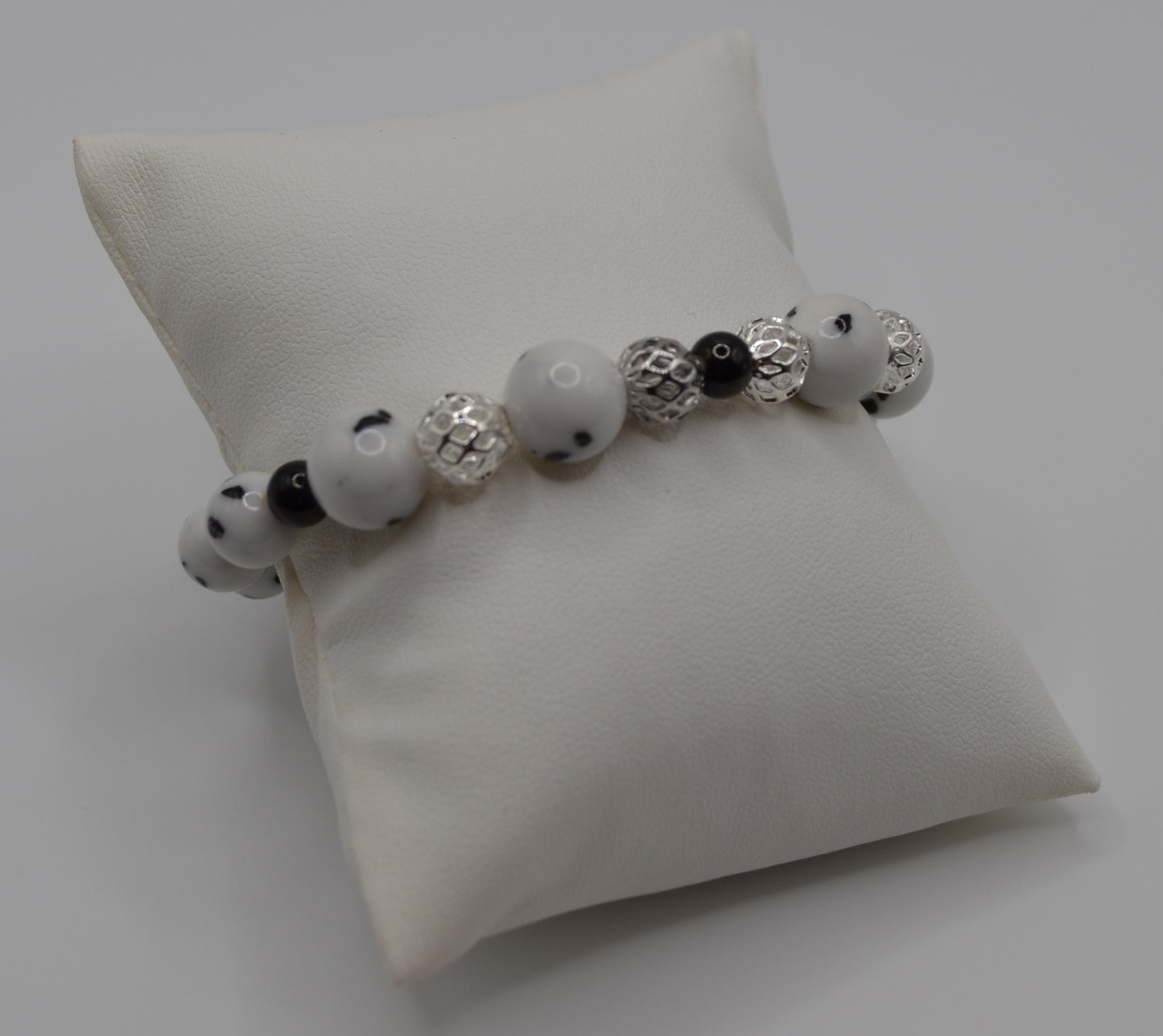 Dalmatian cage and black bead set