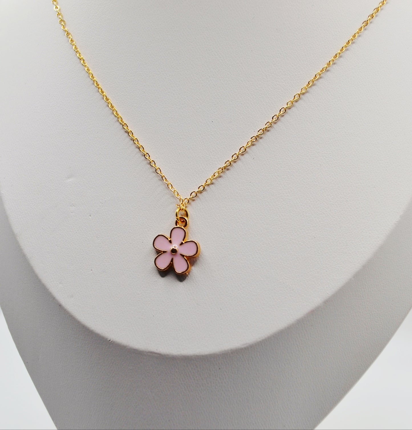 Pink daisy necklace