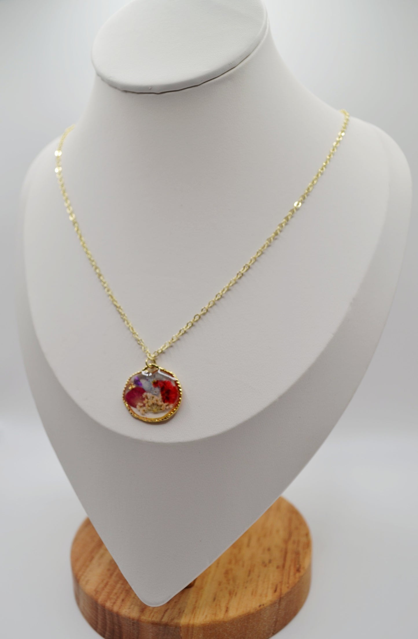 Flower glass pendant necklace