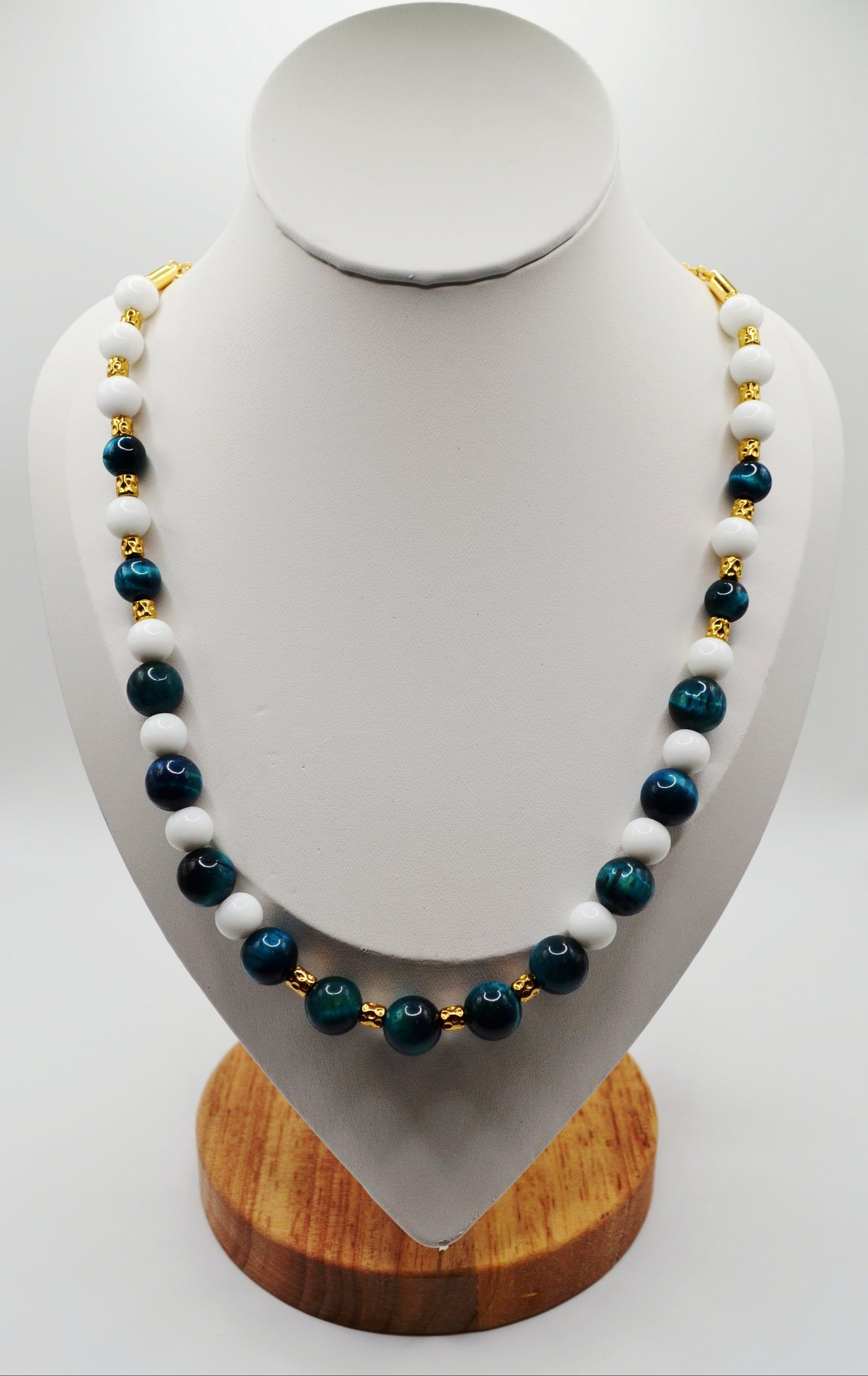 Blue tiger eye necklace gold edition