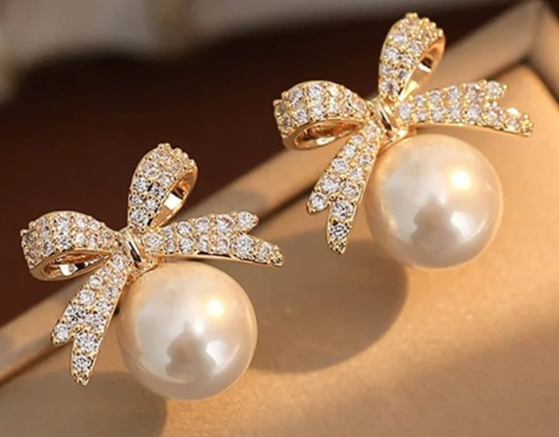 Pearl bowknot earrings