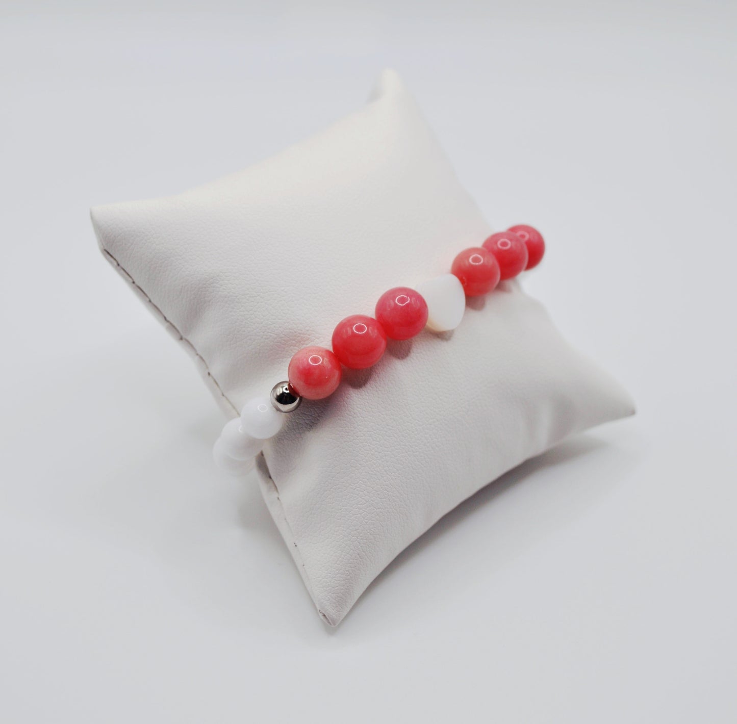 White shell heart beaded bracelet
