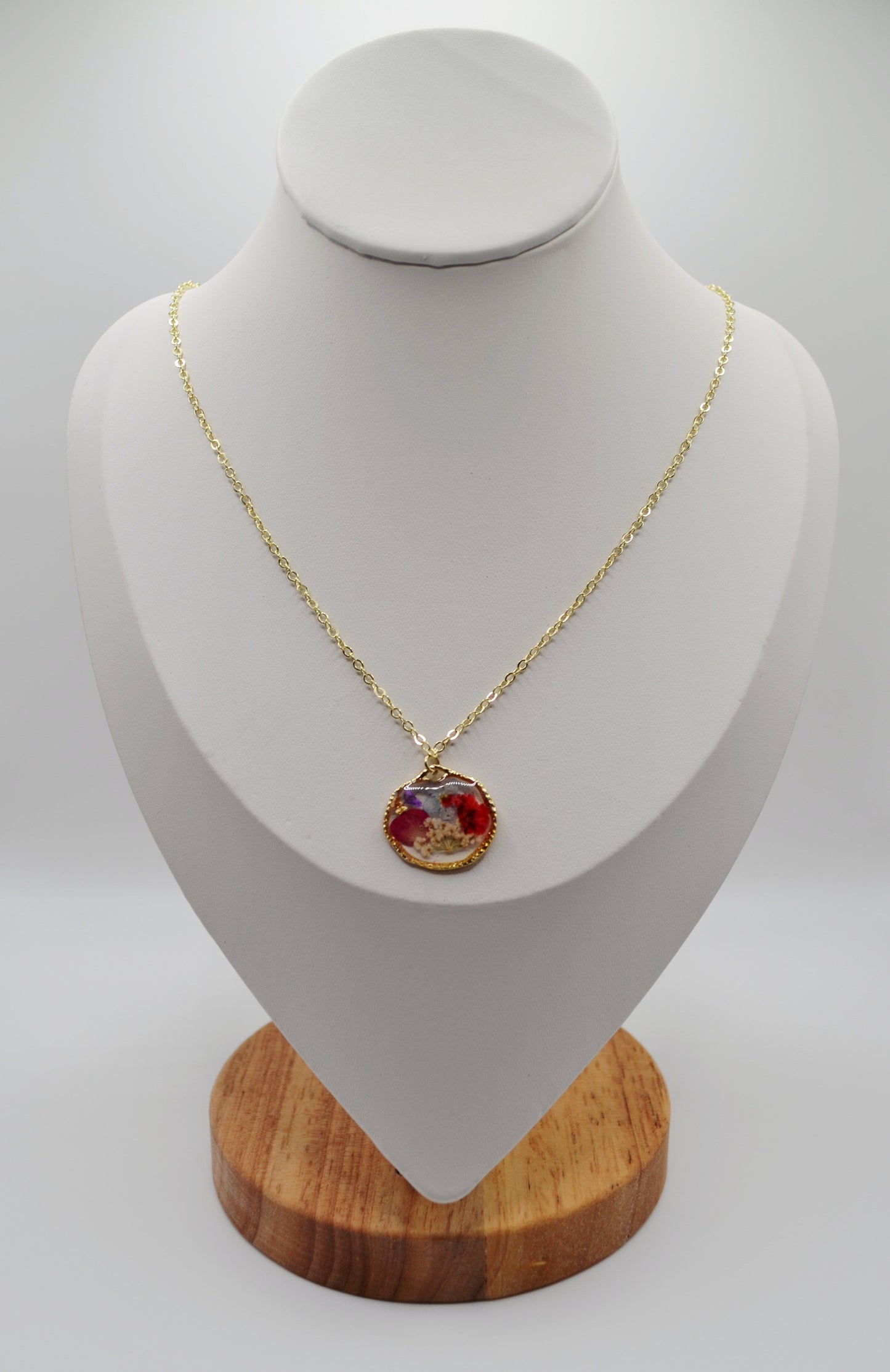 Flower glass pendant necklace