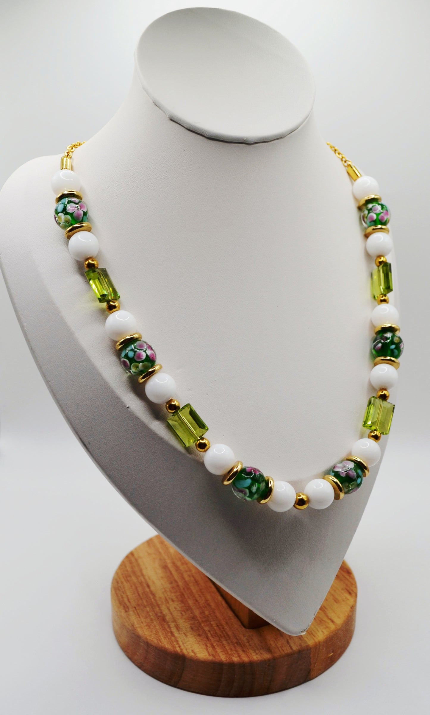 Green floral necklace