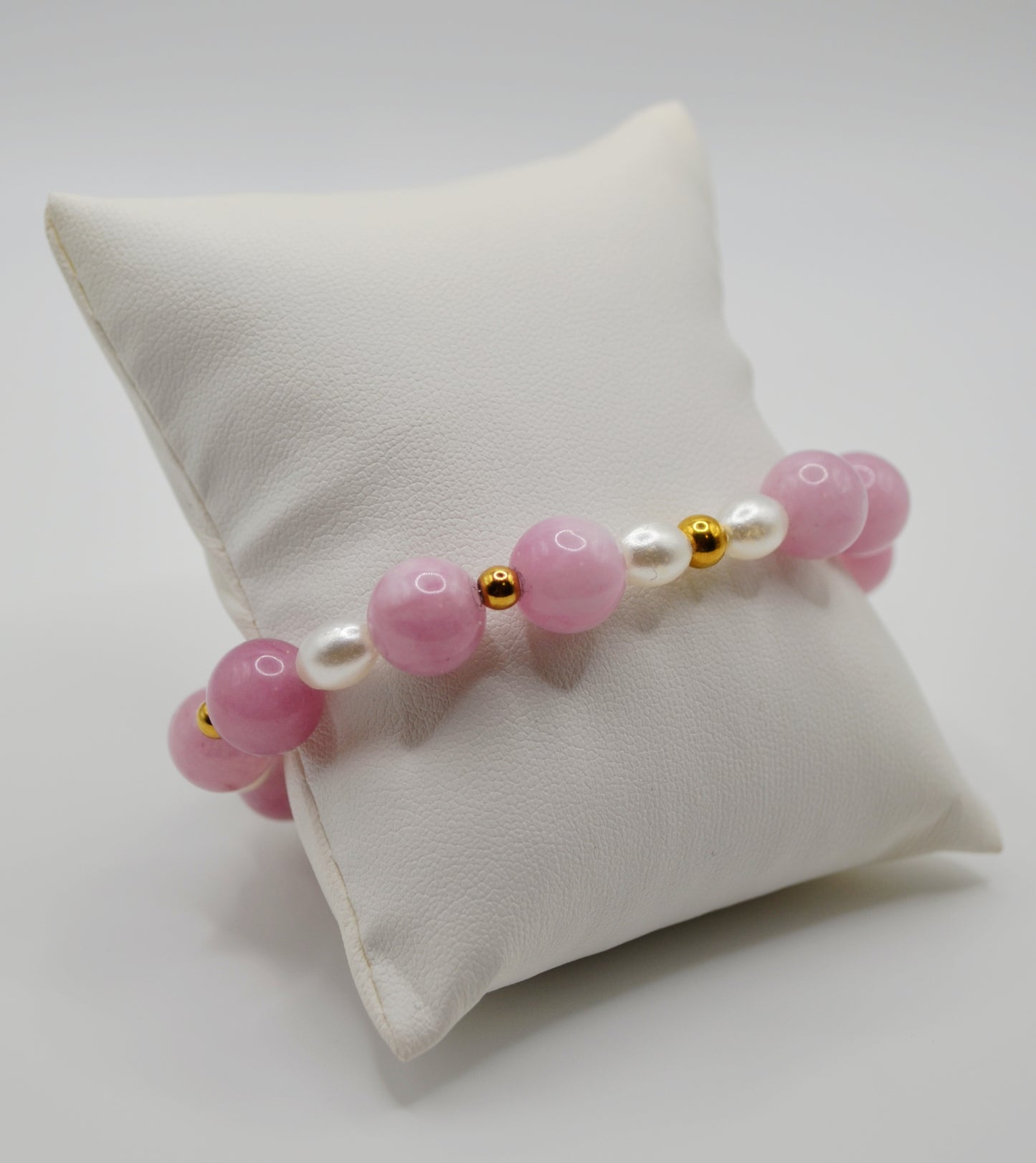 Rose pink and pearl bracelet