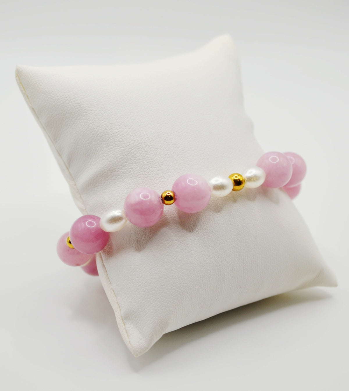 Rose pink and pearl bracelet