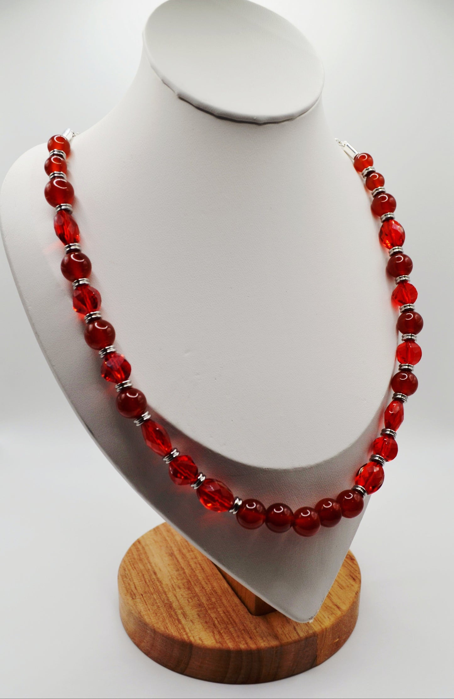 Red agate beaded necklace silver edition