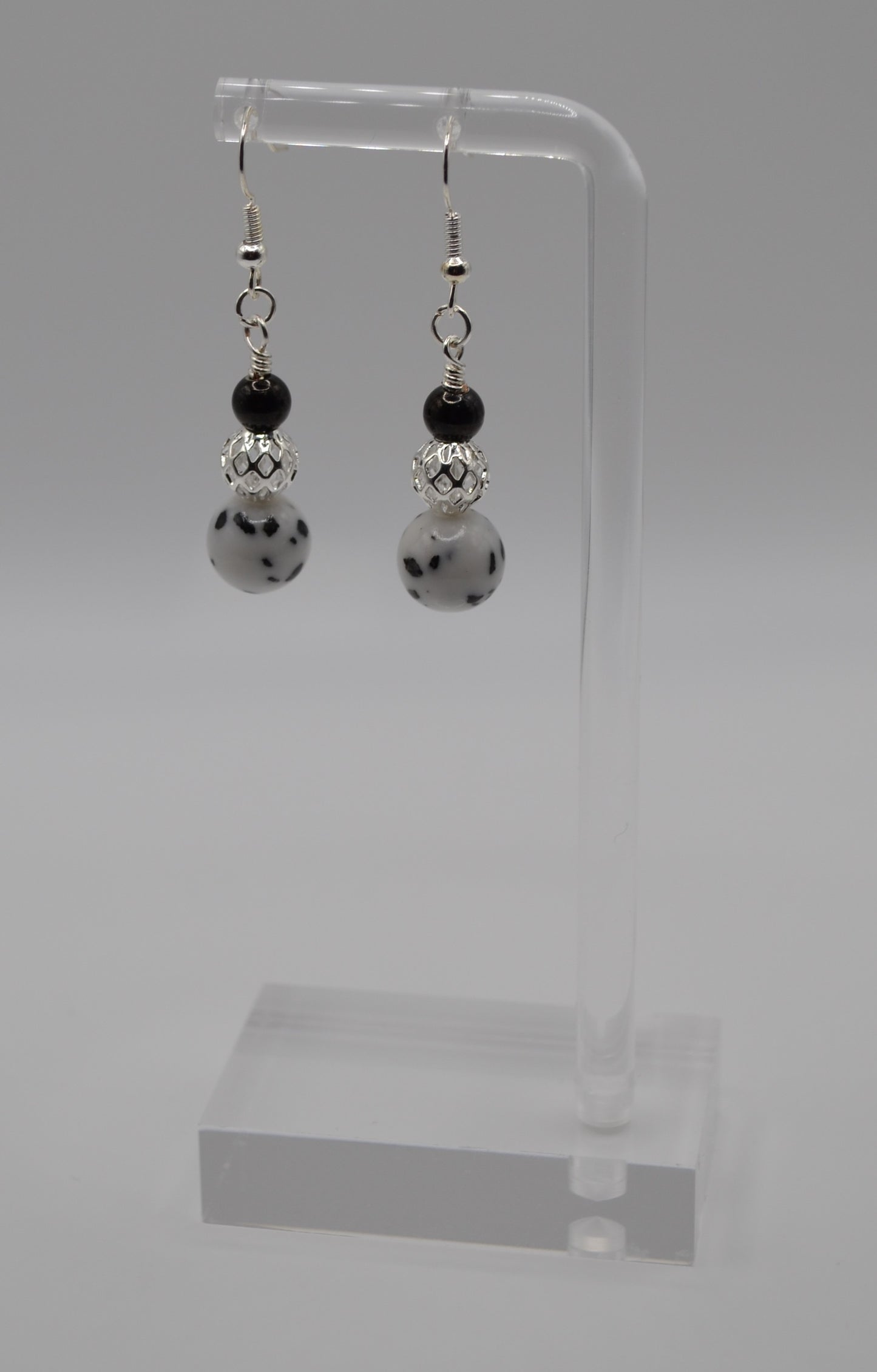 Dalmatian cage and black bead set
