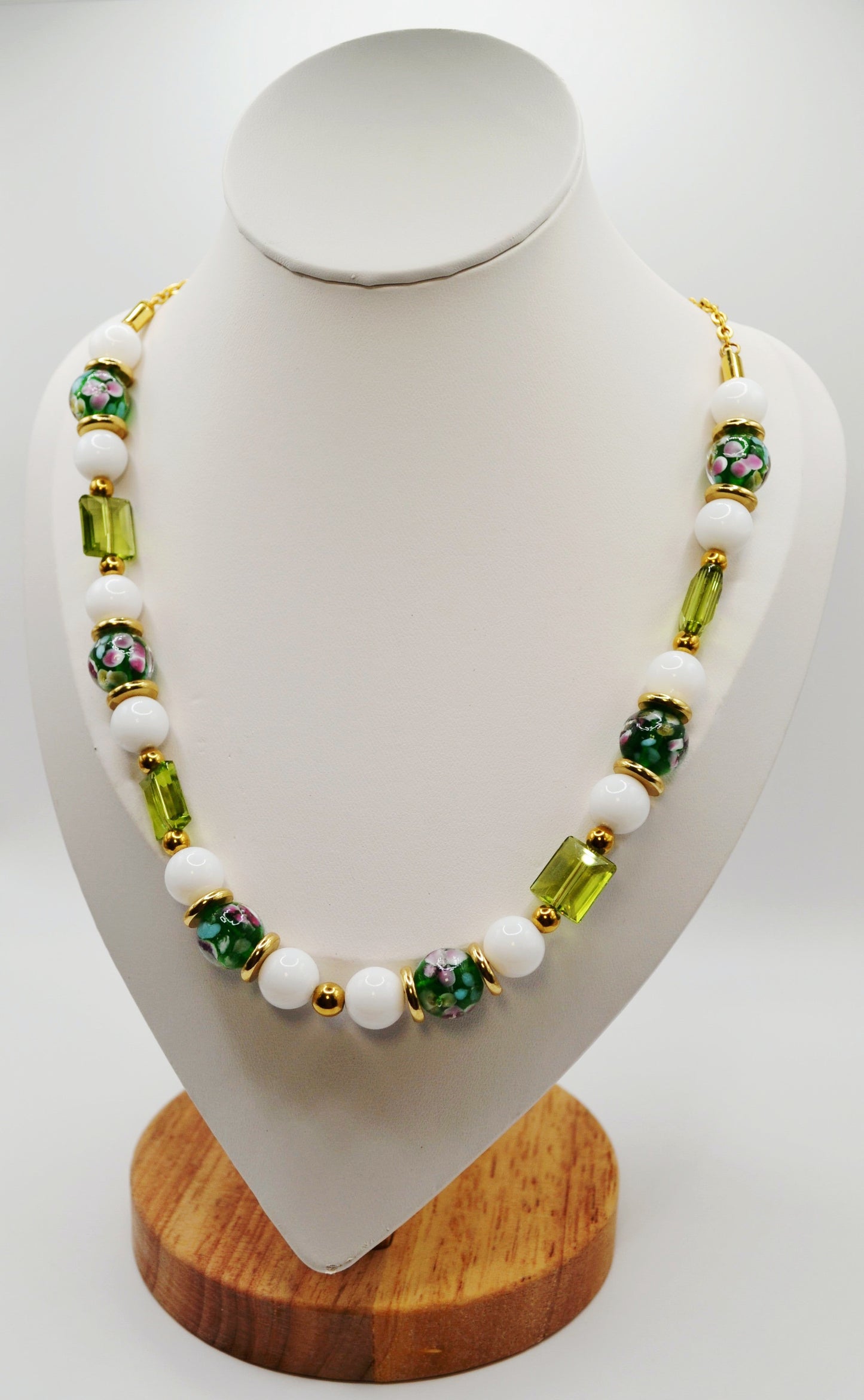 Green floral necklace