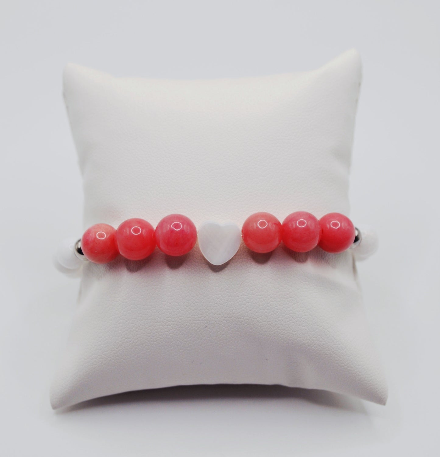 White shell heart beaded bracelet