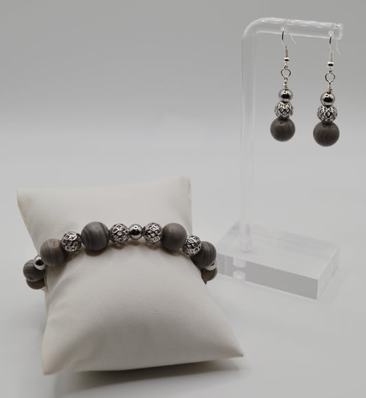 Weimaraner cage and silver beaded set