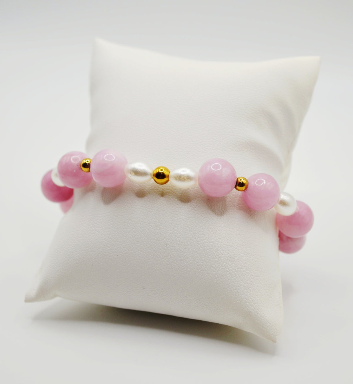 Rose pink and pearl bracelet