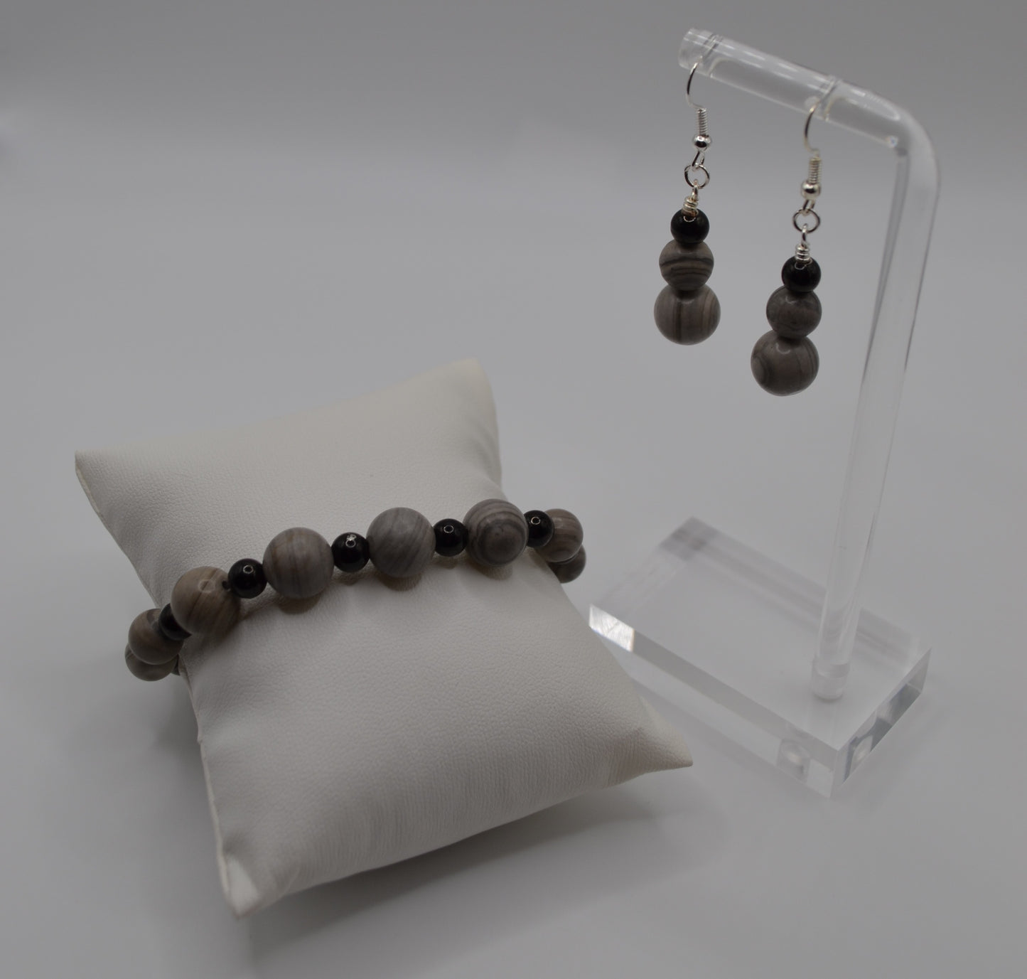 Weimaraner and black beaded set