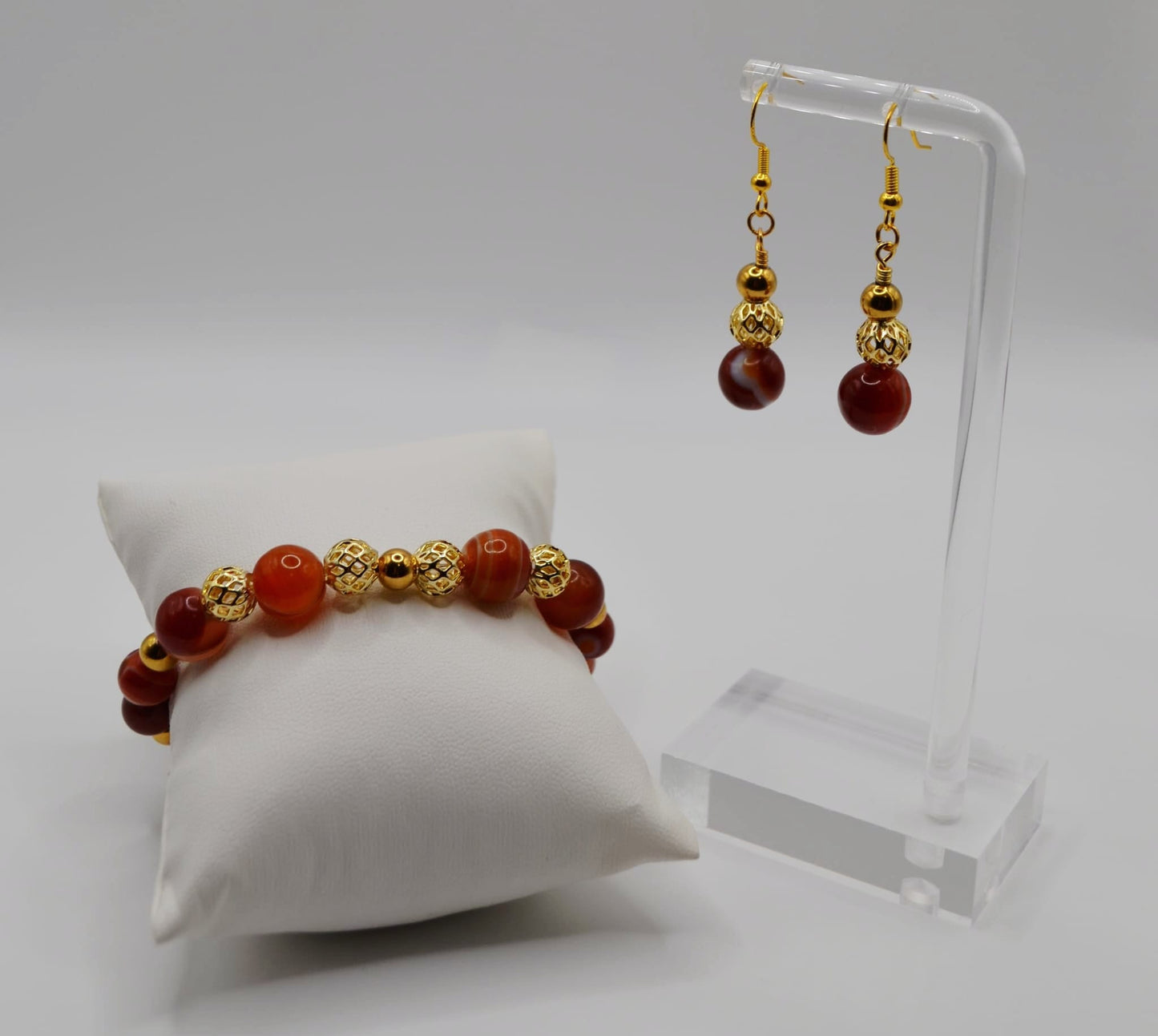 Vizsla cage and gold beaded jewellery set