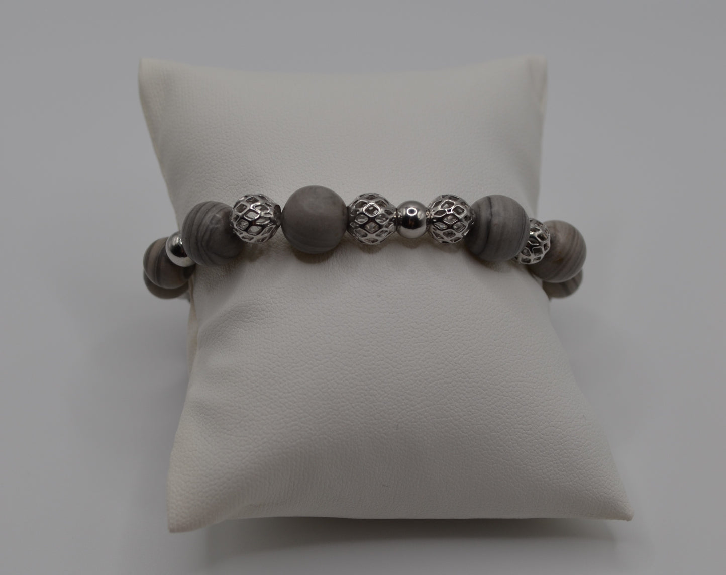 Weimaraner and cage beaded bracelet