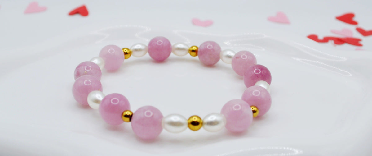 Rose pink and pearl bracelet